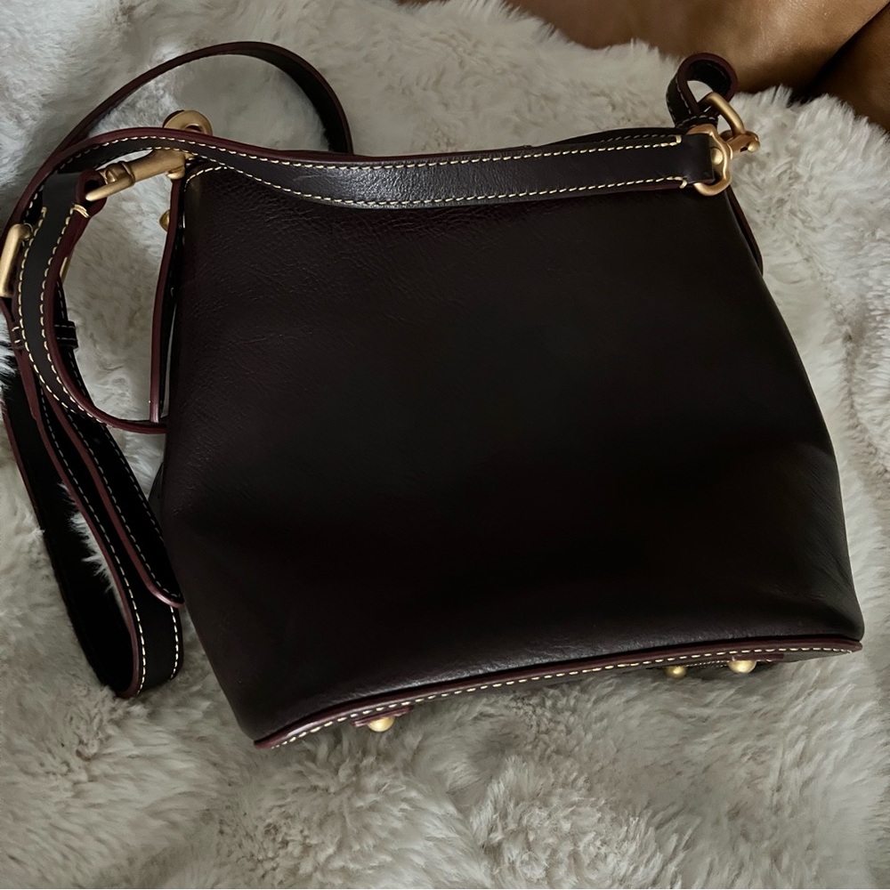 Dooney&Burke Perfect everyday size and shape Crossbody Bag NWT - Picture 5 of 7